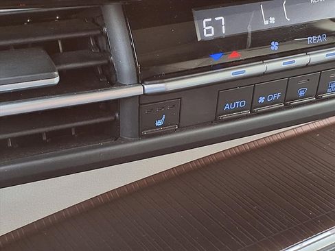 Used 2024 Toyota Sienna XLE image 13