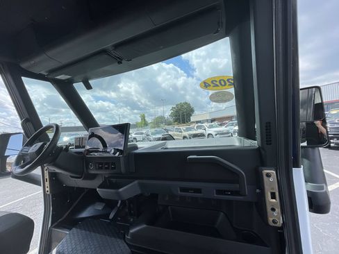 Used 2024 Chevrolet Brightdrop 600 w/ Commercial Equipment Package AWD/4WD image 25