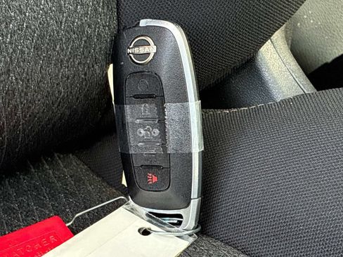 Used 2024 Nissan Rogue SV AWD/4WD image 17