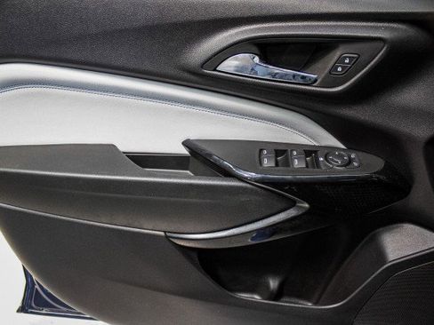 Used 2024 Chevrolet Trax LT w/ Driver Confidence Package image 18