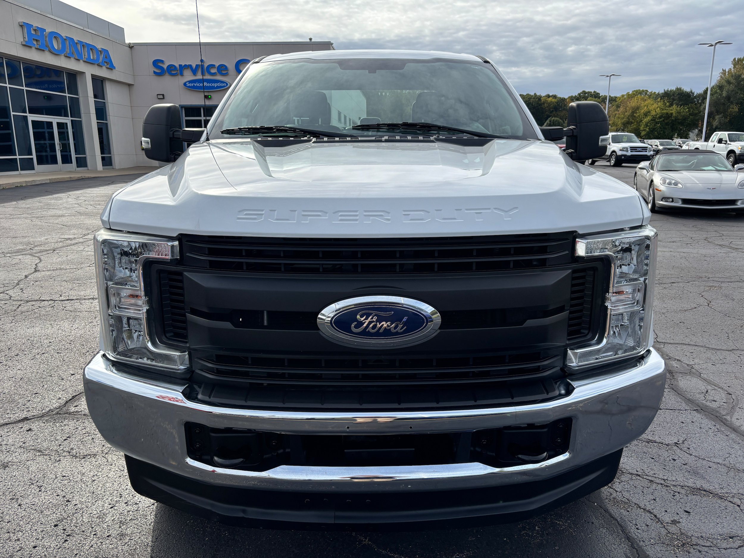 Used 2019 Ford F250 XL w/ Power Equipment Group AWD/4WD image 3