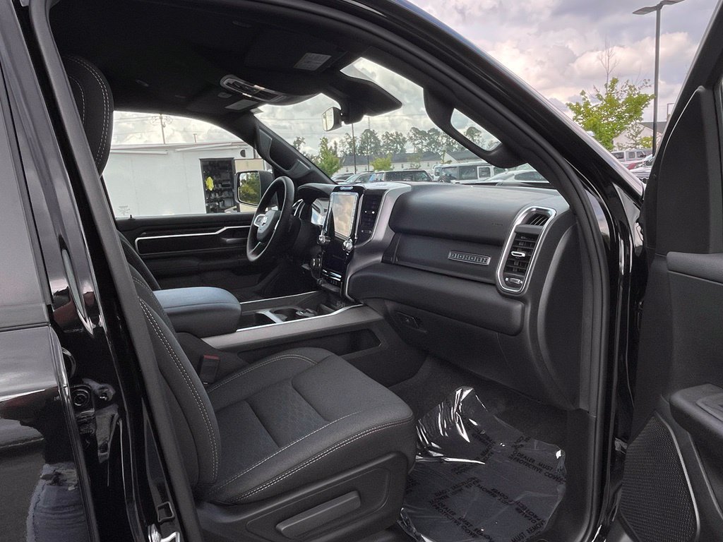 Used 2025 RAM 1500 Big Horn AWD/4WD image 40