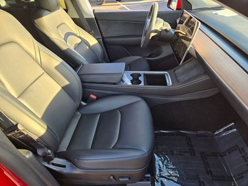 Used 2021 Tesla Model Y Long Range image 16