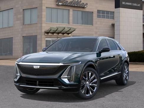 New 2026 Cadillac Lyriq Signature Luxury AWD/4WD image 6