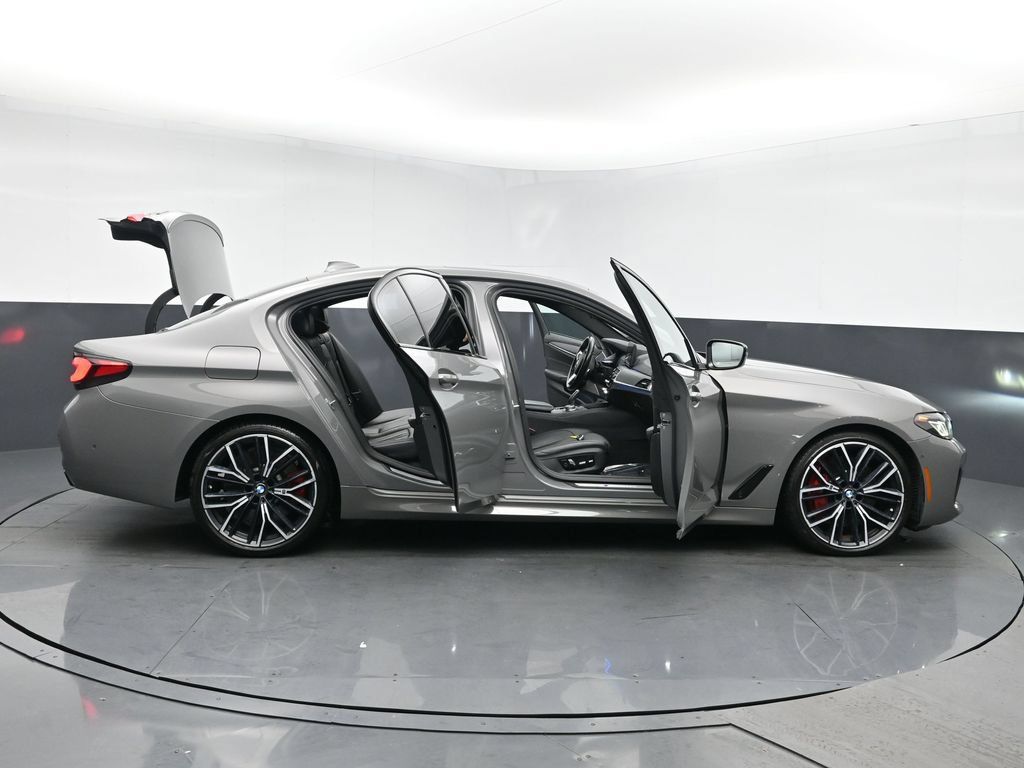 Used 2022 BMW M550i xDrive w/ Premium Package AWD/4WD image 25