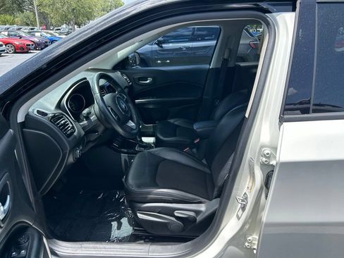 Used 2020 Jeep Compass Latitude FWD image 15