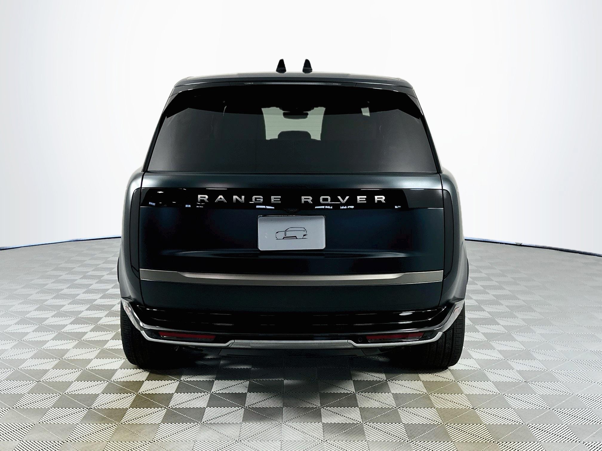 New 2027 Land Rover Range Rover Long Wheelbase SE AWD/4WD image 6