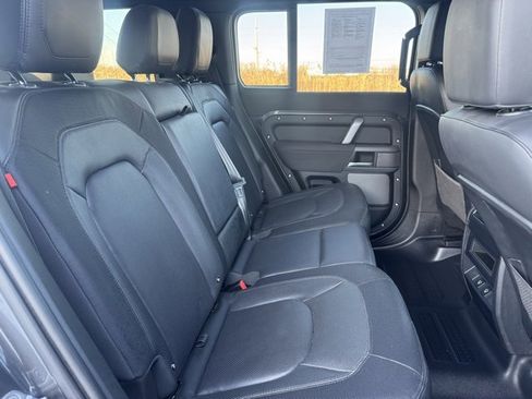 Used 2023 Land Rover Defender 110 X-Dynamic SE image 36