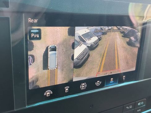 Used 2024 Mercedes-Benz Sprinter 2500 image 7