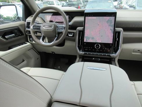 Used 2026 GMC Yukon Denali w/ Sun & Power Step Package RWD image 13