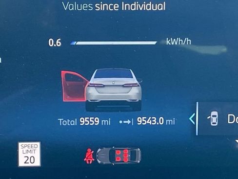 Certified 2025 BMW i5 eDrive40i w/ Premium Package image 27