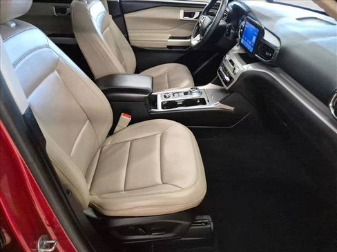Certified 2023 Ford Explorer XLT w/ Equipment Group 202A AWD/4WD image 24