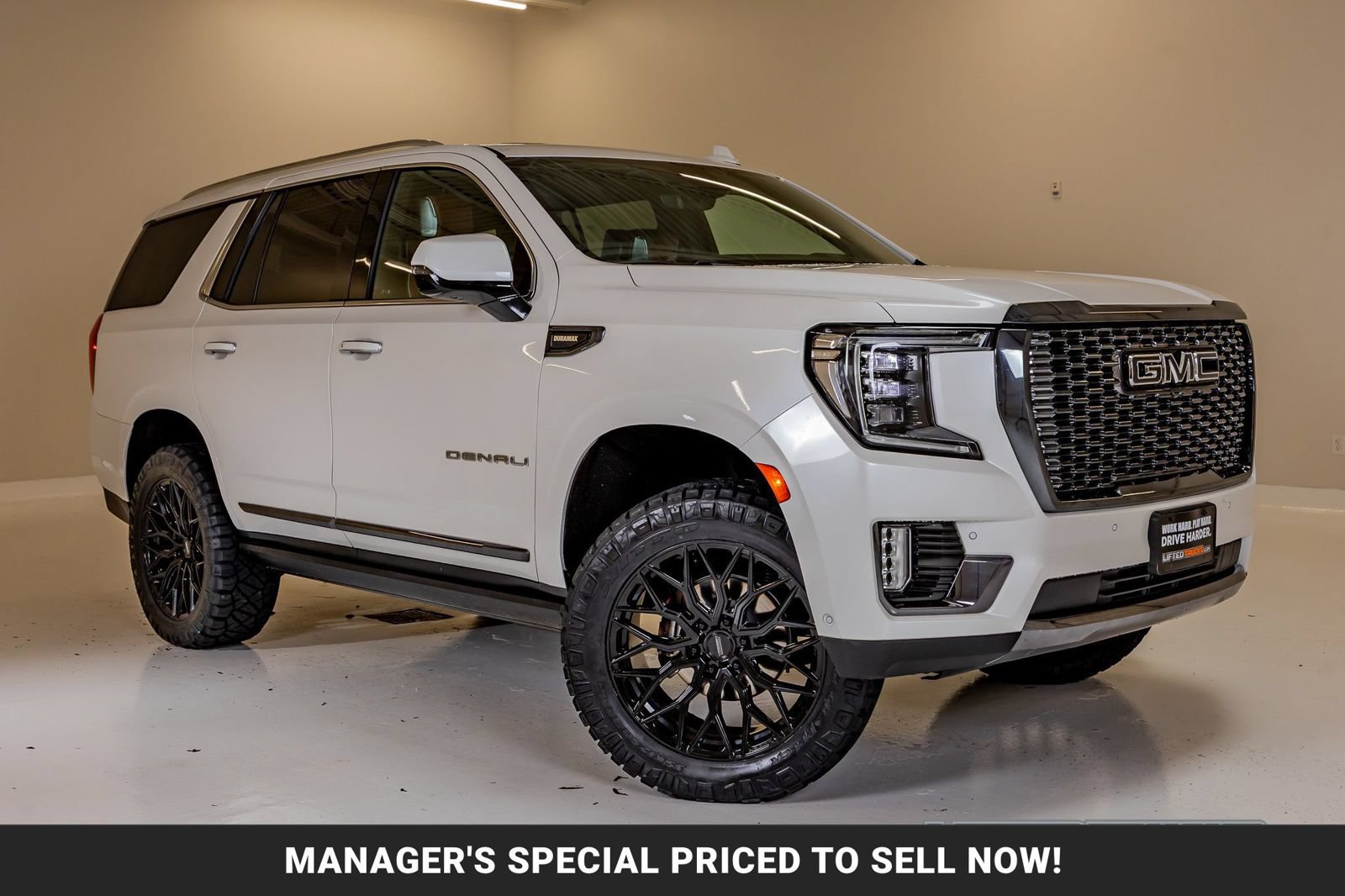 Used 2024 GMC Yukon Denali Ultimate AWD/4WD image 1