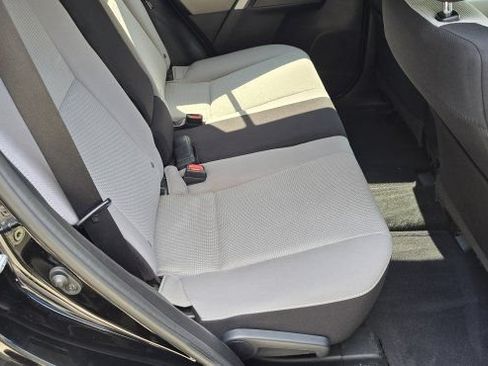 Used 2017 Toyota RAV4 XLE AWD/4WD image 28