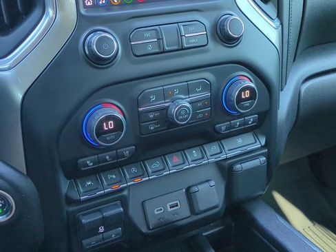 Used 2020 Chevrolet Silverado 1500 LTZ w/ LTZ Plus Package image 18