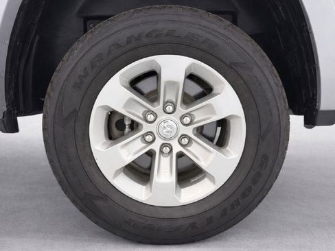 Used 2022 RAM 1500 Laramie AWD/4WD image 30