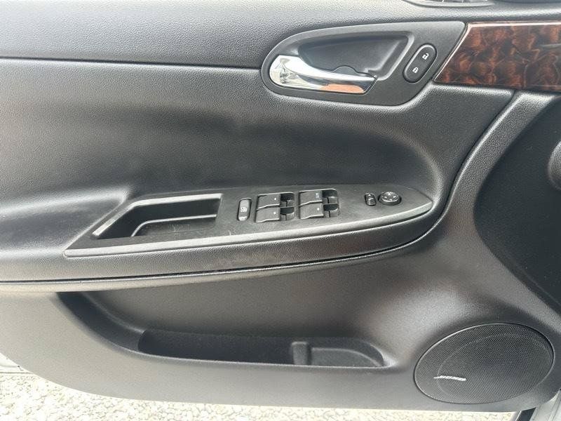 Used 2012 Chevrolet Impala LTZ FWD image 13