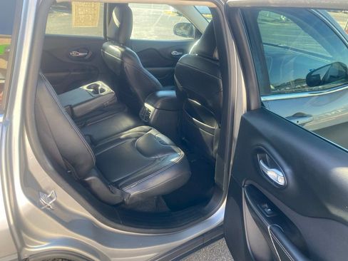 Used 2015 Jeep Cherokee Latitude w/ Comfort/Convenience Group image 13