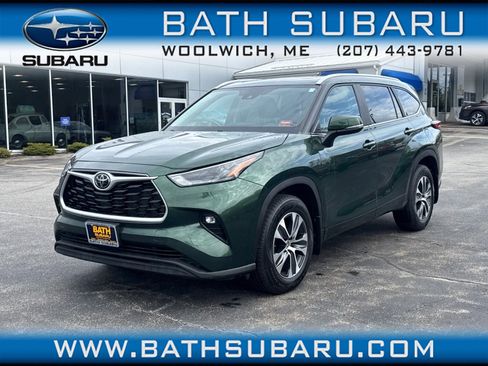 Used 2023 Toyota Highlander XLE AWD/4WD image 1
