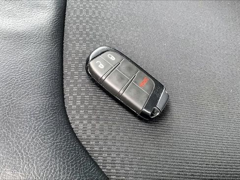 Used 2025 Jeep Compass Trailhawk AWD/4WD image 35