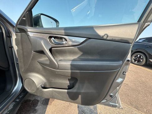 Used 2020 Nissan Rogue SV AWD/4WD image 34