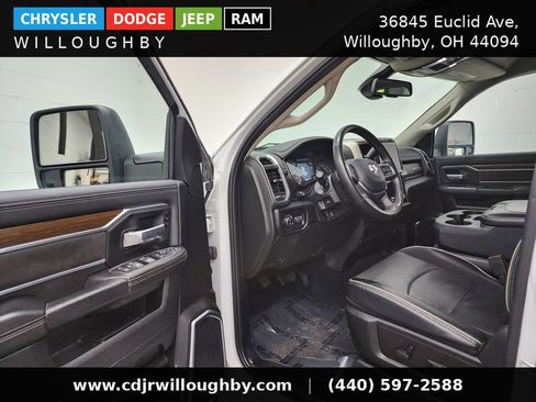 Used 2024 RAM 2500 Laramie AWD/4WD image 13