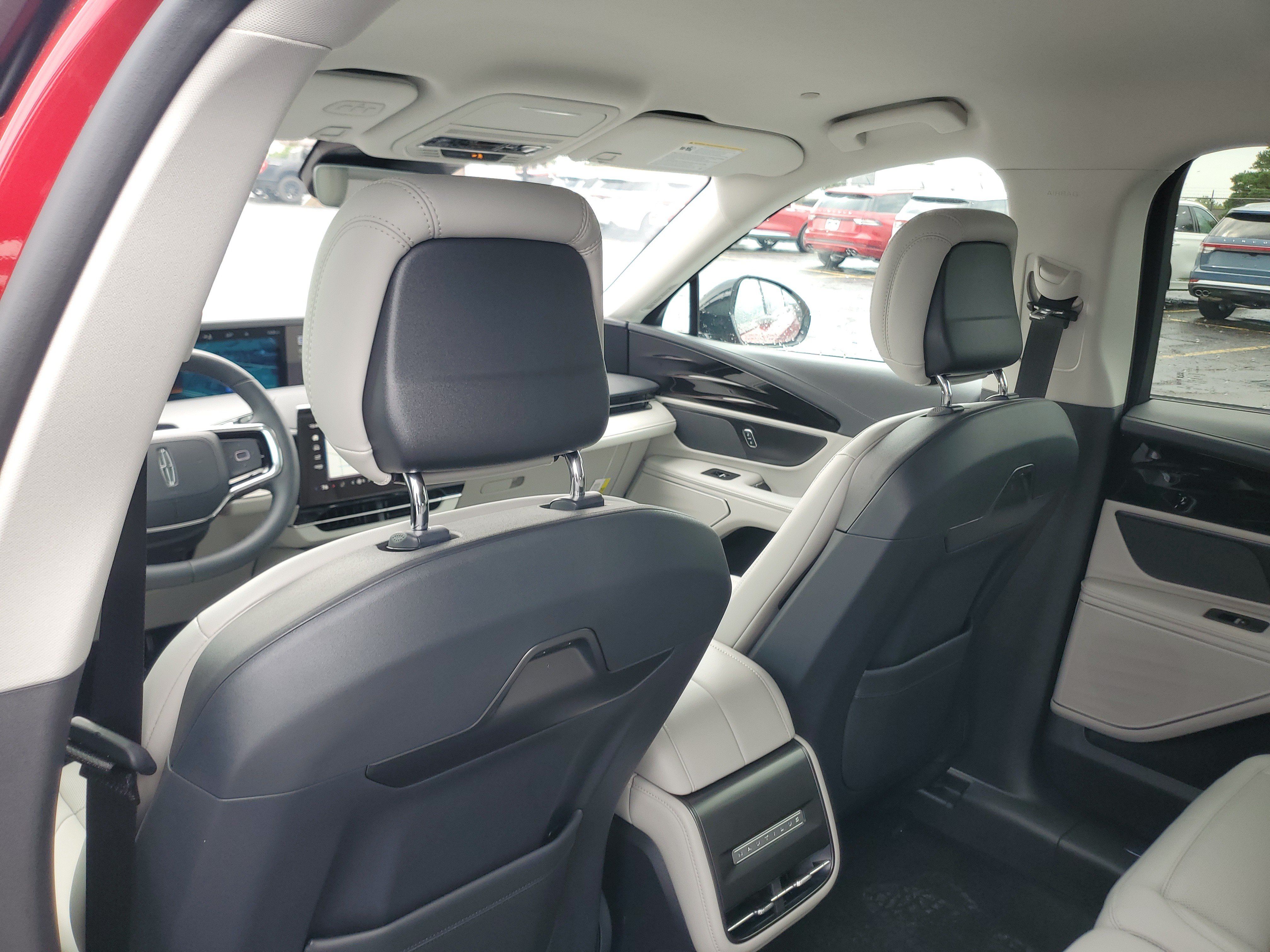 New 2026 Lincoln Nautilus Premier AWD/4WD image 28