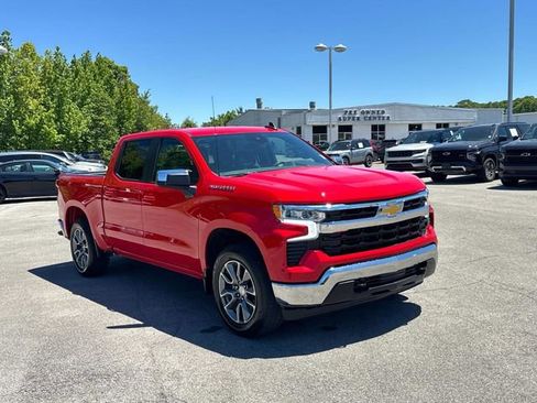 Used 2024 Chevrolet Silverado 1500 LT AWD/4WD image 2