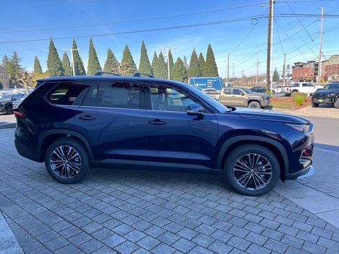 New 2026 Toyota Grand Highlander AWD Hybrid image 6