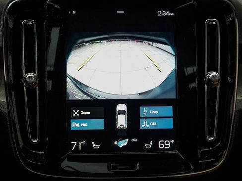 Used 2021 Volvo XC40 T5 Inscription w/ Climate Package image 21