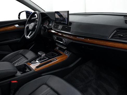 Certified 2023 Audi Q5 2.0T Premium w/ Convenience Package AWD/4WD image 8