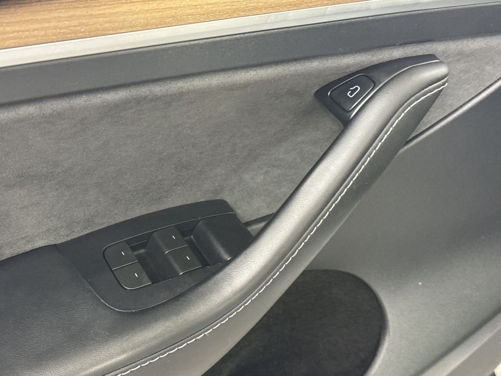 Used 2023 Tesla Model Y Performance AWD/4WD image 27