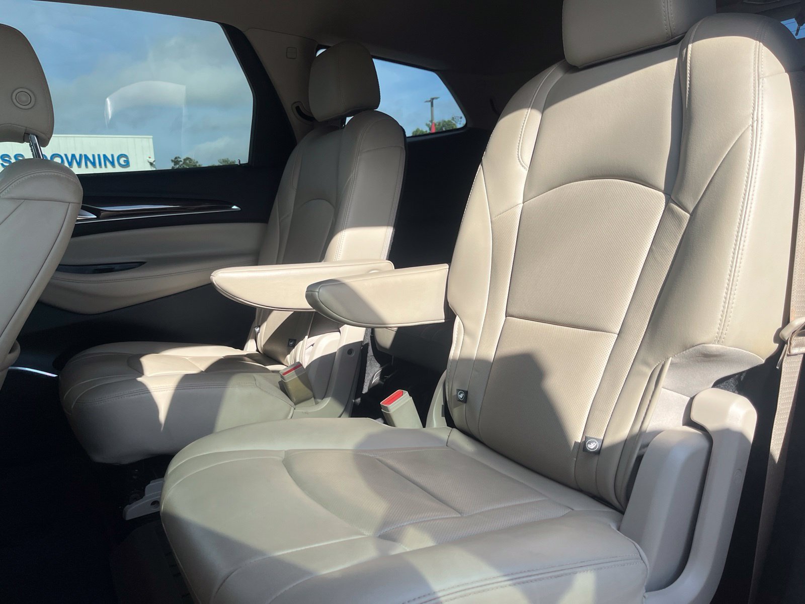 Used 2021 Buick Enclave Essence w/ Sport Touring Edition FWD image 12
