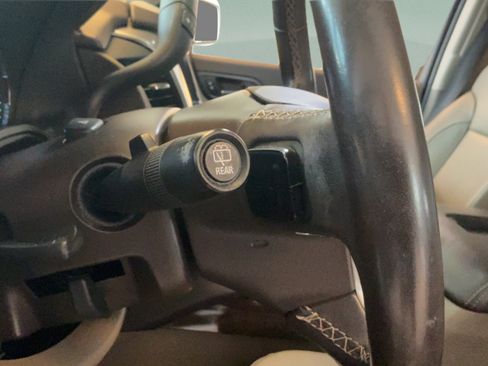 Used 2019 Chevrolet Suburban LT RWD image 23