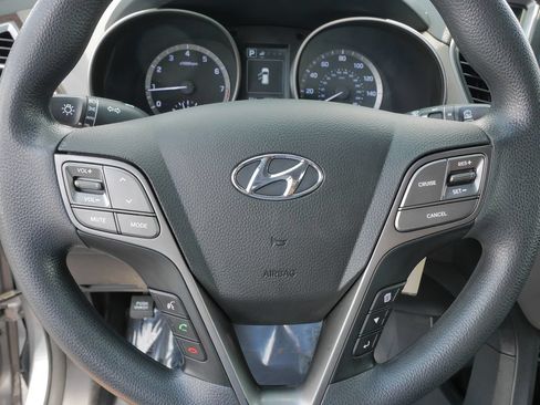 Used 2017 Hyundai Santa Fe SE w/ Cargo Package AWD/4WD image 25