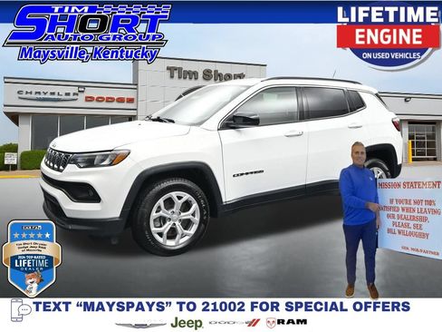 Used 2024 Jeep Compass Latitude w/ Convenience Group AWD/4WD image 1