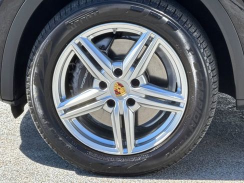 Used 2016 Porsche Cayenne AWD/4WD image 25