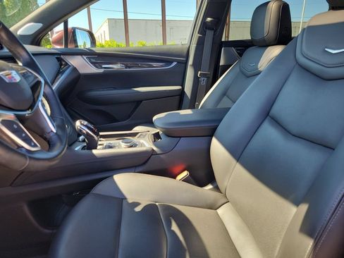 Certified 2022 Cadillac XT5 Premium Luxury w/ LPO, Floor Liner Package FWD image 19