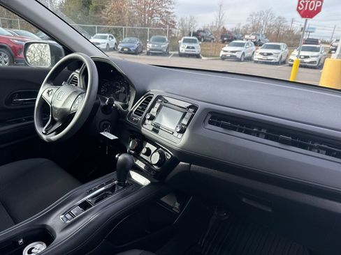 Used 2019 Honda HR-V LX image 14