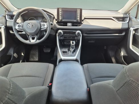 Used 2022 Toyota RAV4 LE FWD image 27