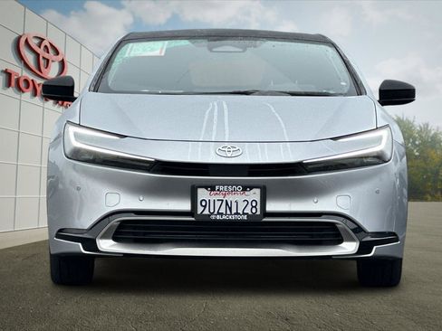 Used 2025 Toyota Prius SE image 8
