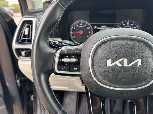 Used 2023 Kia Sorento EX w/ Panoramic Sunroof Package FWD image 23