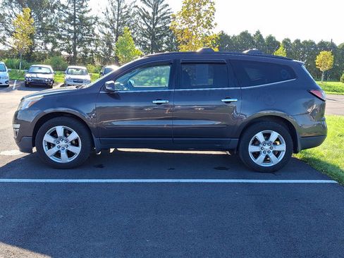 Used 2017 Chevrolet Traverse LT w/ Style and Technology Package AWD/4WD image 4