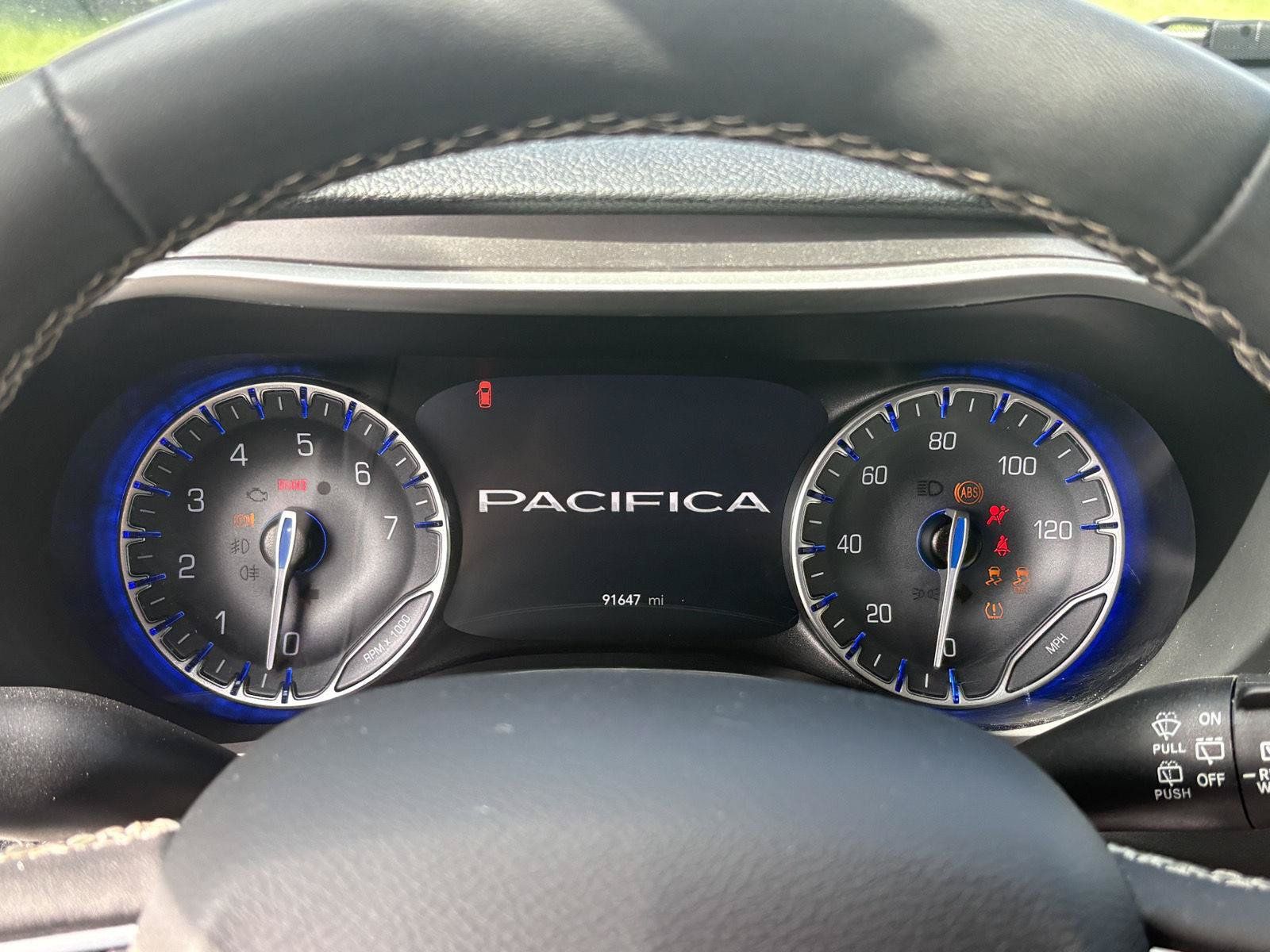 Used 2022 Chrysler Pacifica Touring-L AWD/4WD image 7