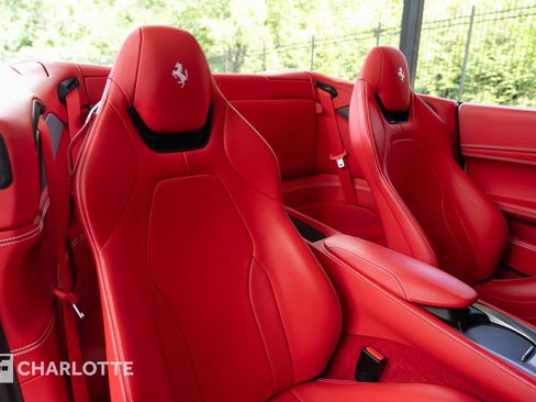 Used 2019 Ferrari Portofino image 34