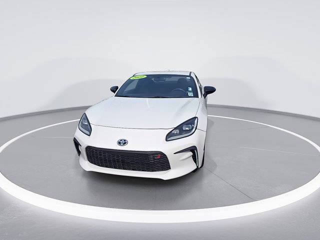 Used 2022 Toyota GR86 RWD image 3