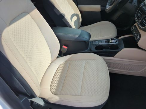 Used 2020 Ford Escape SE FWD image 34