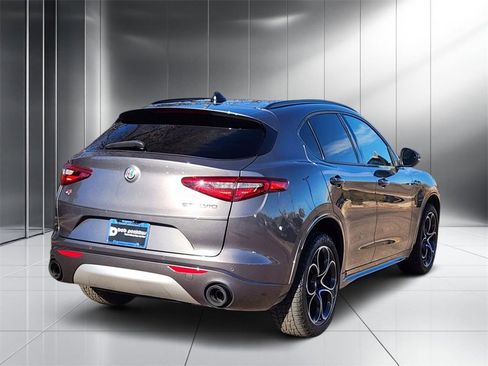 Used 2022 Alfa Romeo Stelvio Ti image 30