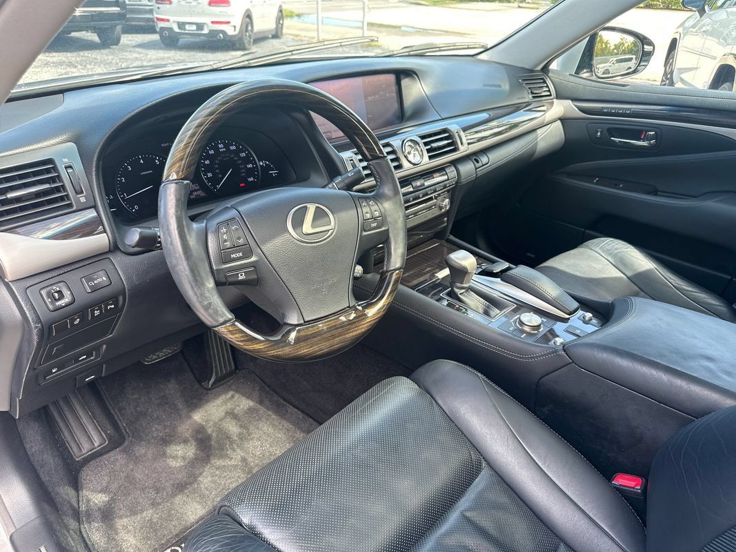Used 2014 Lexus LS 460 w/ Comfort Package RWD image 16