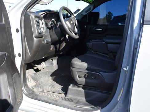 Used 2024 Chevrolet Silverado 2500 Custom w/ Custom Value Package image 12